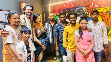 জাঁকজমকপূর্ণ অনুষ্ঠানে মুক্তি পেল “তোর পাড়াতে”! জাঙ্ক ইয়ার্ড ক্যাফেতে চাঁদের হাট
